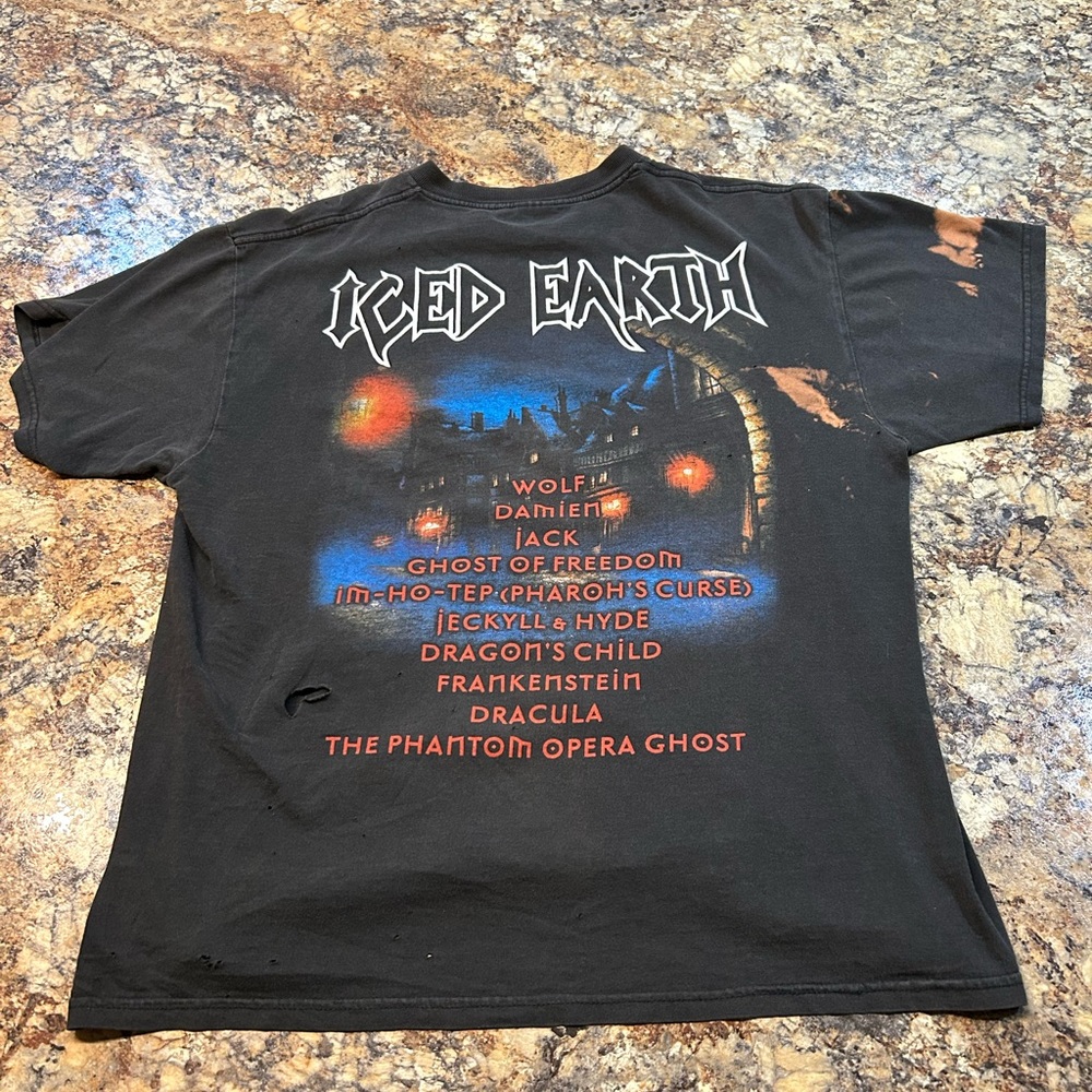 Shirt came with holes